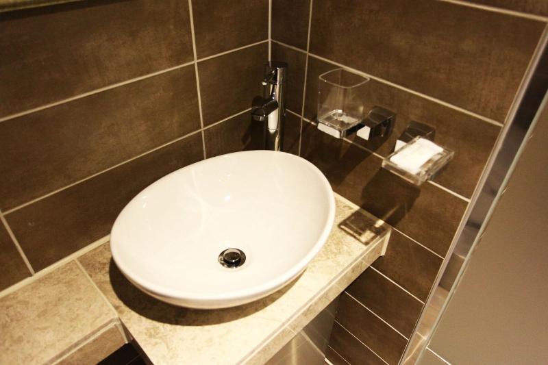 S& Hotel image