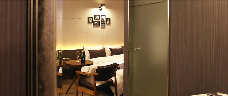 S& Hotel image