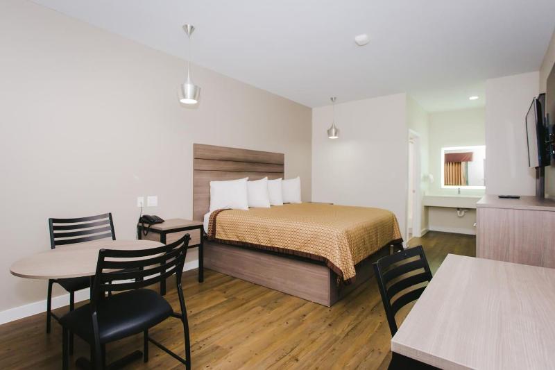 Palace Inn- Louetta image