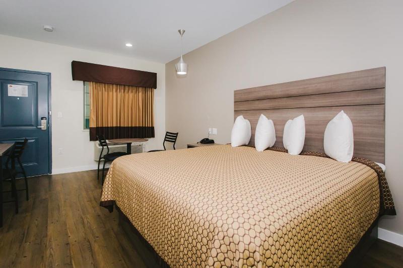 Palace Inn- Louetta image