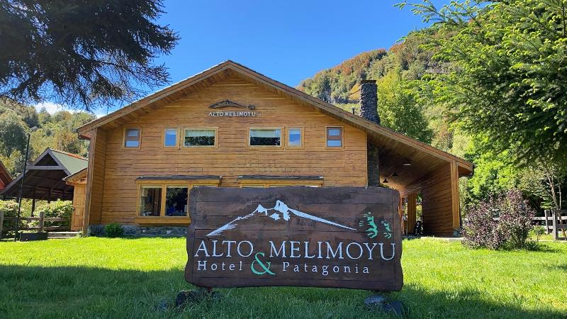 Hotel Alto Melimoyu image