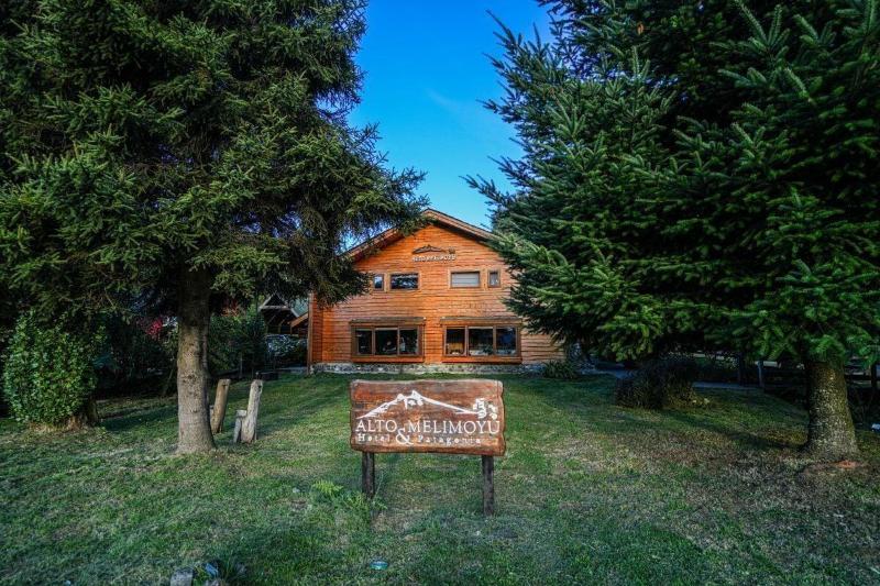 Hotel Alto Melimoyu image