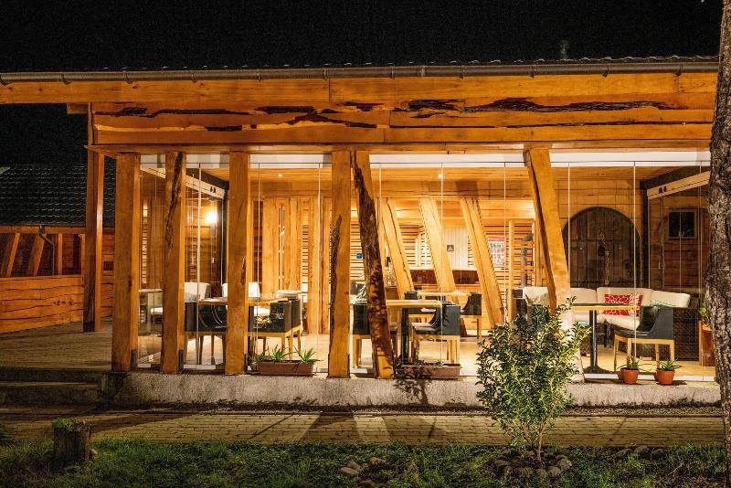 Hotel Alto Melimoyu image