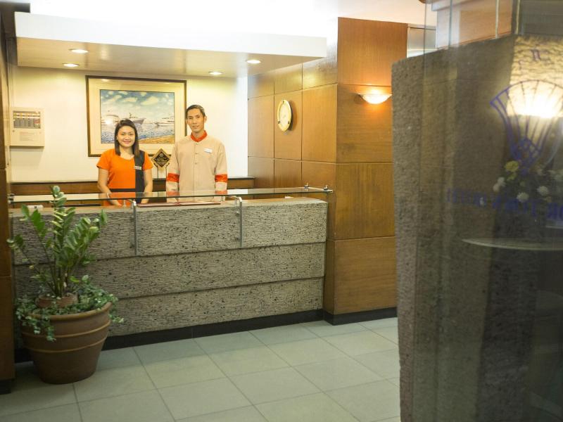 Harbor Town Hotel image
