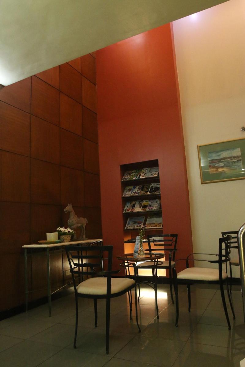 Harbor Town Hotel image