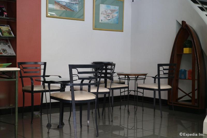 Harbor Town Hotel image