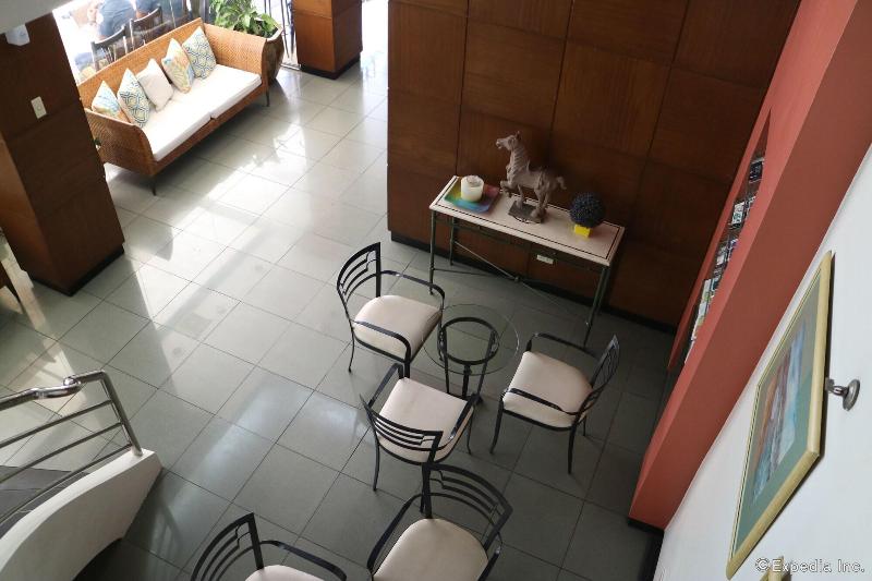 Harbor Town Hotel image