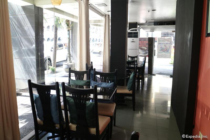 Harbor Town Hotel image