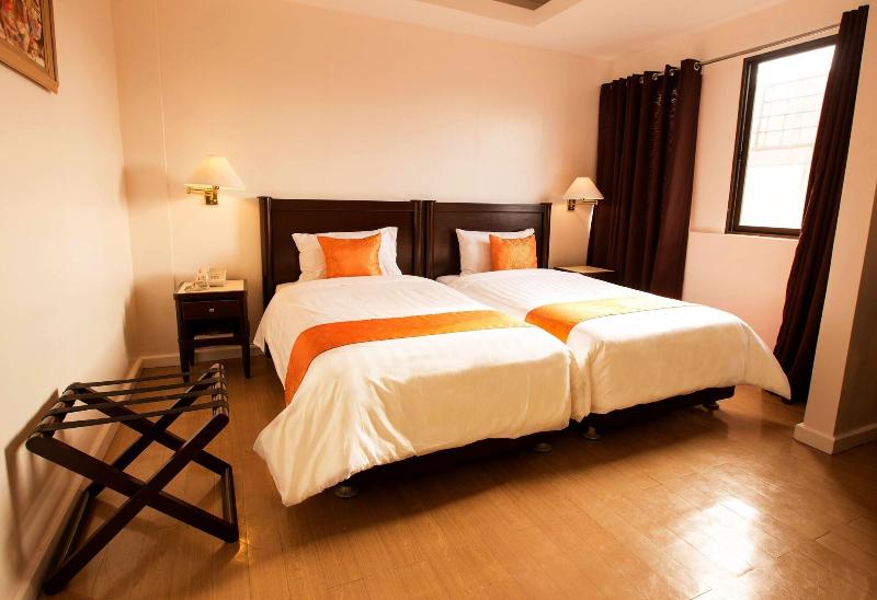Harbor Town Hotel image