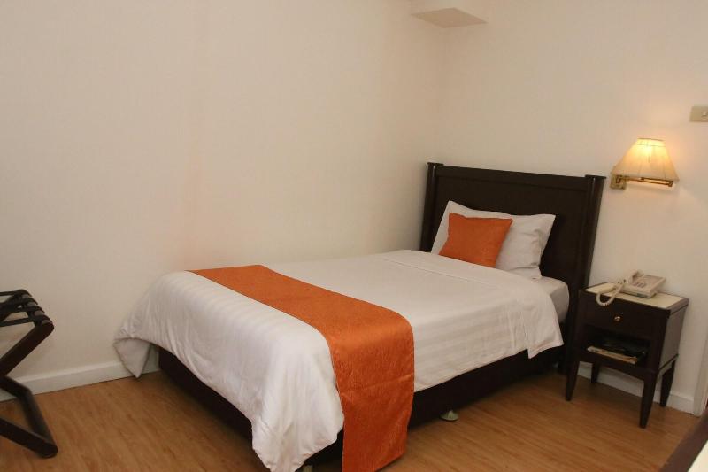 Harbor Town Hotel image