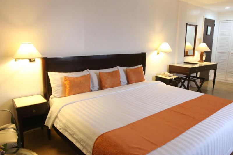 Harbor Town Hotel image