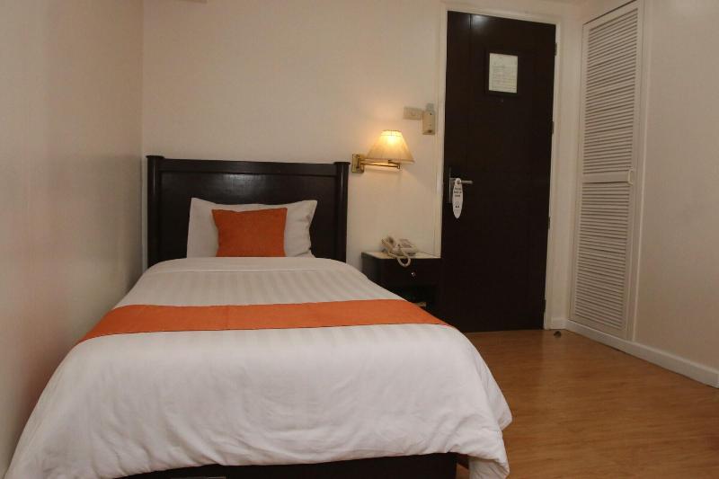 Harbor Town Hotel image