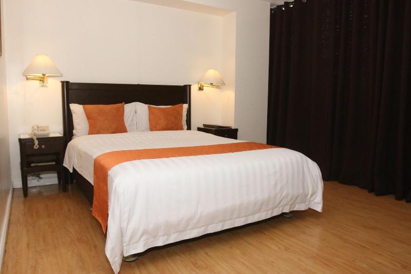 Harbor Town Hotel image