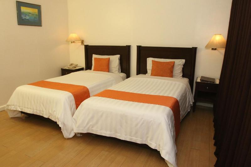 Harbor Town Hotel image