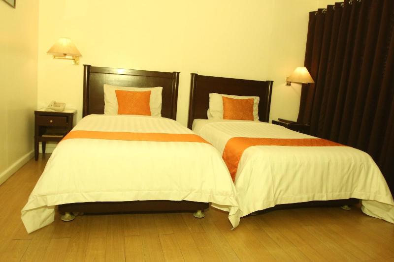 Harbor Town Hotel image