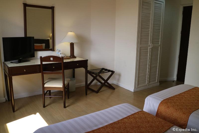 Harbor Town Hotel image