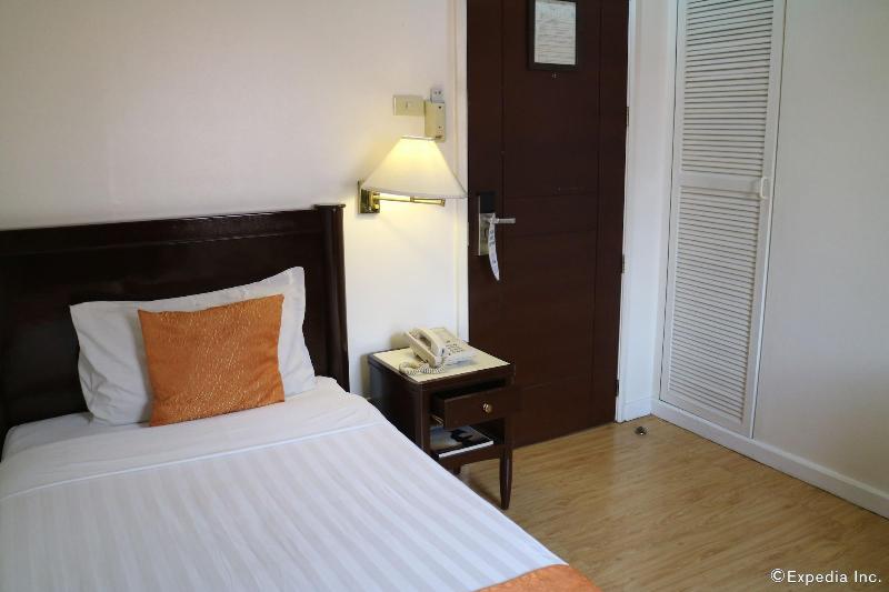 Harbor Town Hotel image
