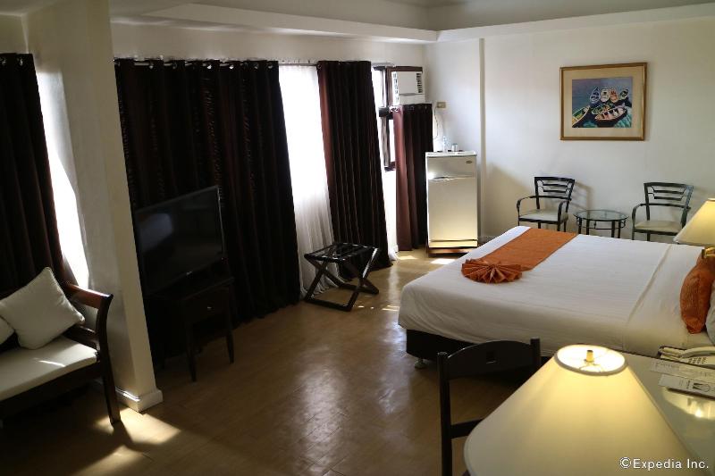Harbor Town Hotel image