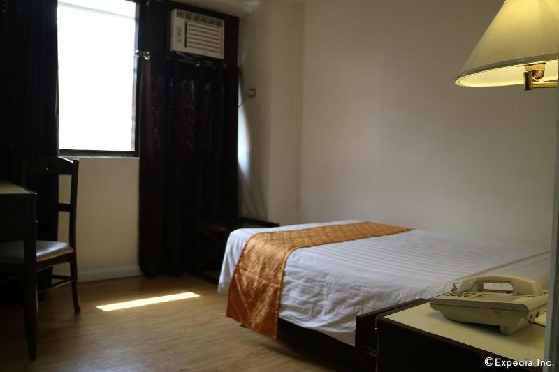 Harbor Town Hotel image