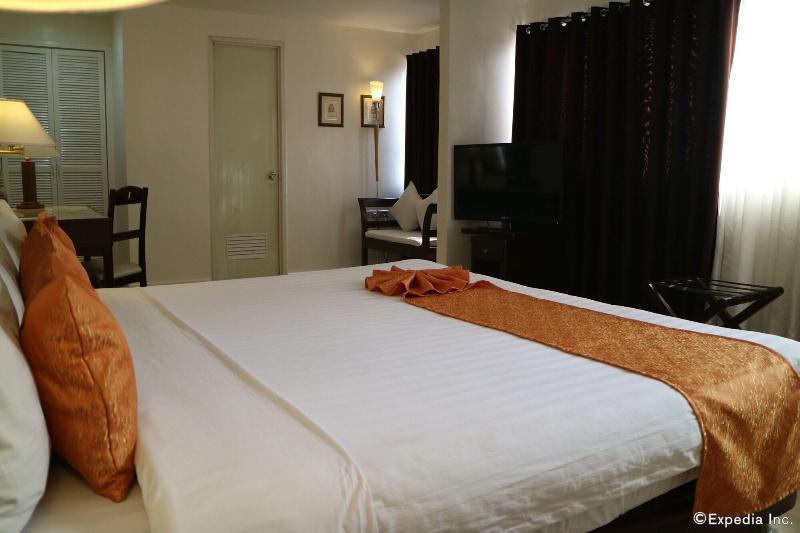 Harbor Town Hotel image