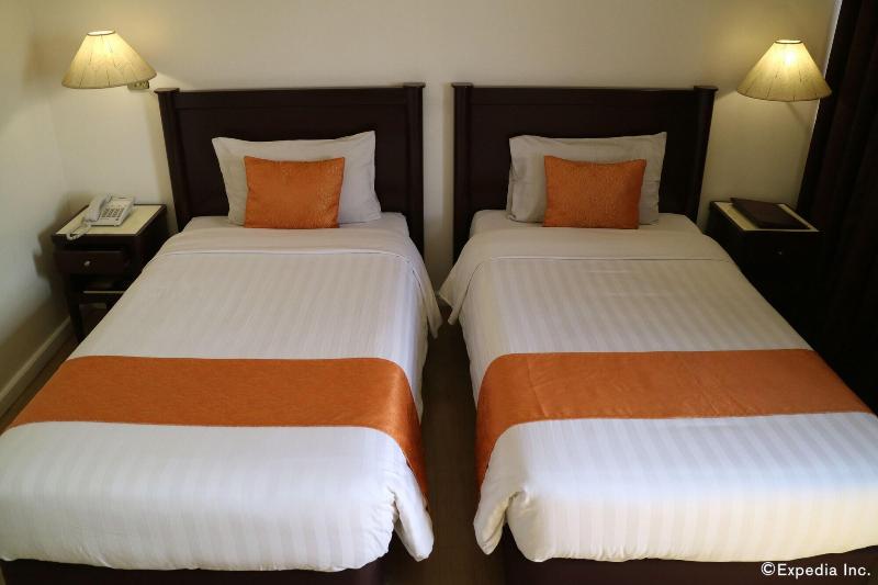Harbor Town Hotel image