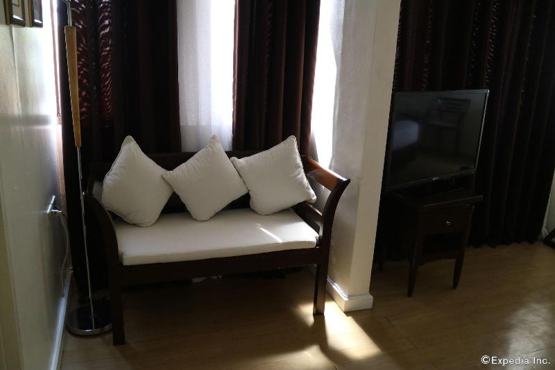 Harbor Town Hotel image