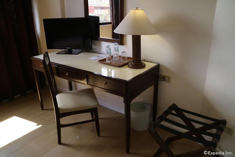 Harbor Town Hotel image