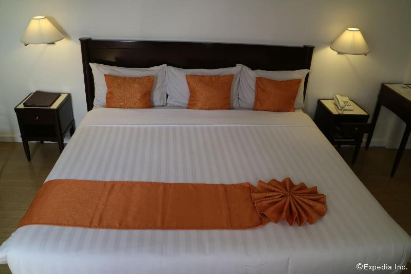 Harbor Town Hotel image