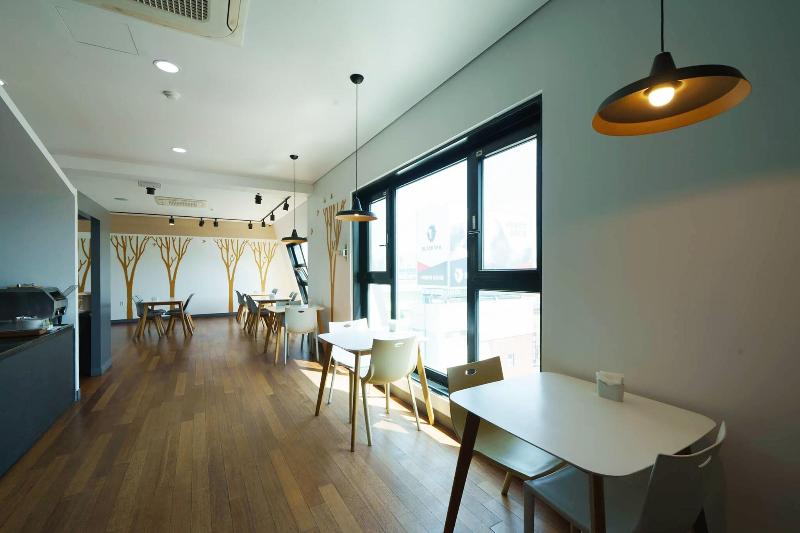 Boutique Hotel Wine image