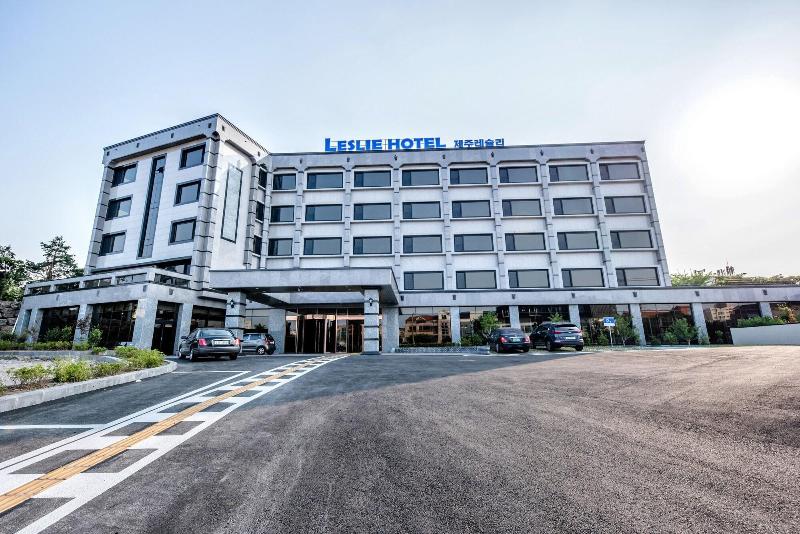 Leslie Hotel image