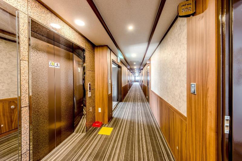 Leslie Hotel image