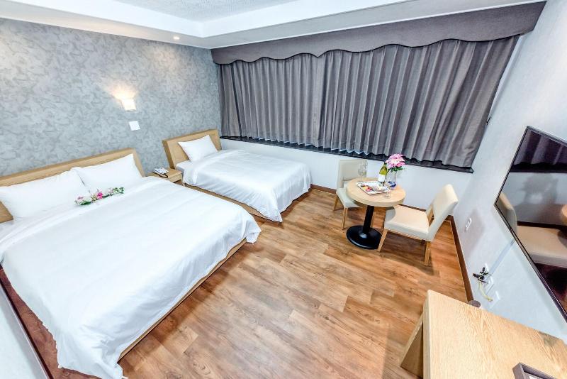 Leslie Hotel image