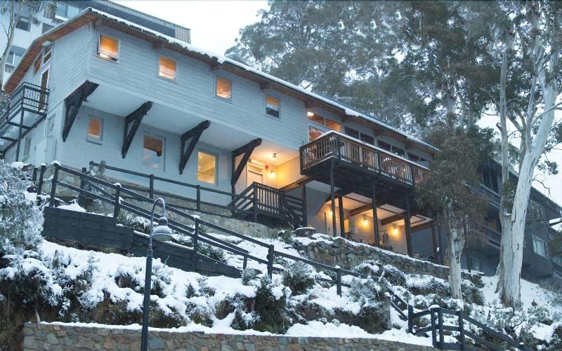 Aneeki Ski Lodge — general view