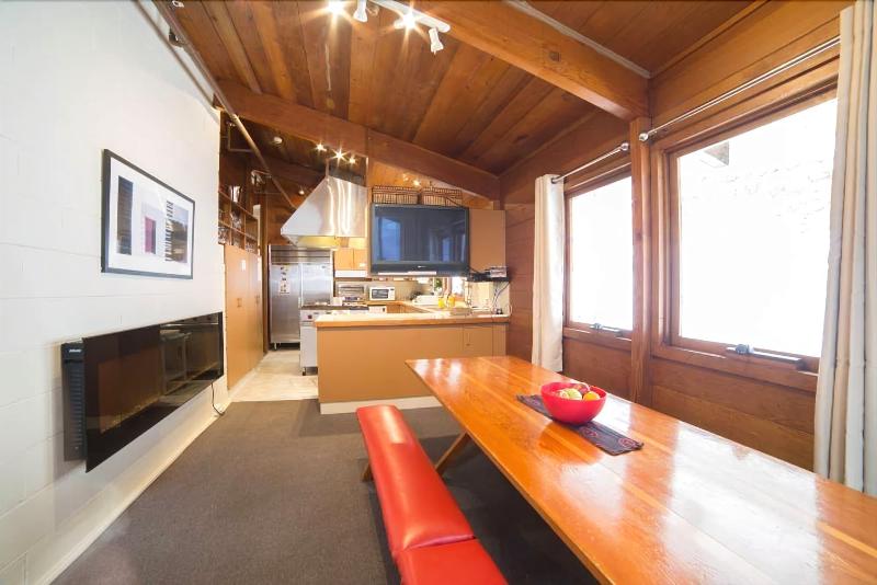 Aneeki Ski Lodge image
