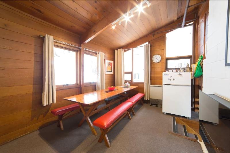 Aneeki Ski Lodge image
