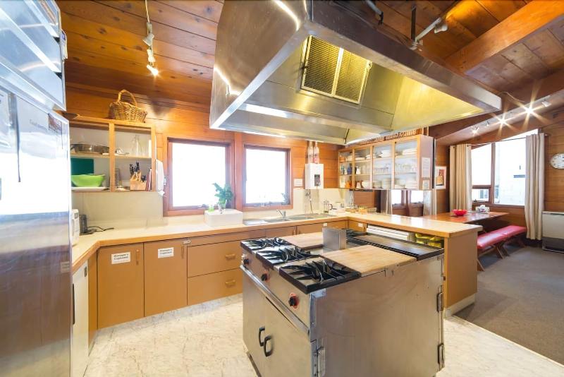 Aneeki Ski Lodge image