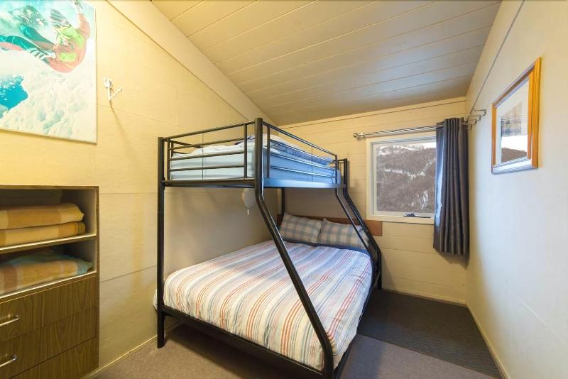 Aneeki Ski Lodge image