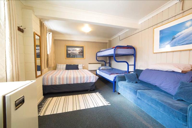 Aneeki Ski Lodge image
