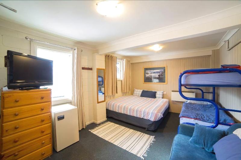 Aneeki Ski Lodge image