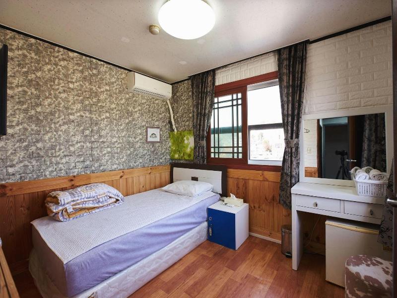 Gudeok Guest House - Hostel — photo 40