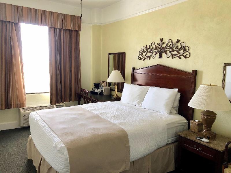 Hotel El Capitan image