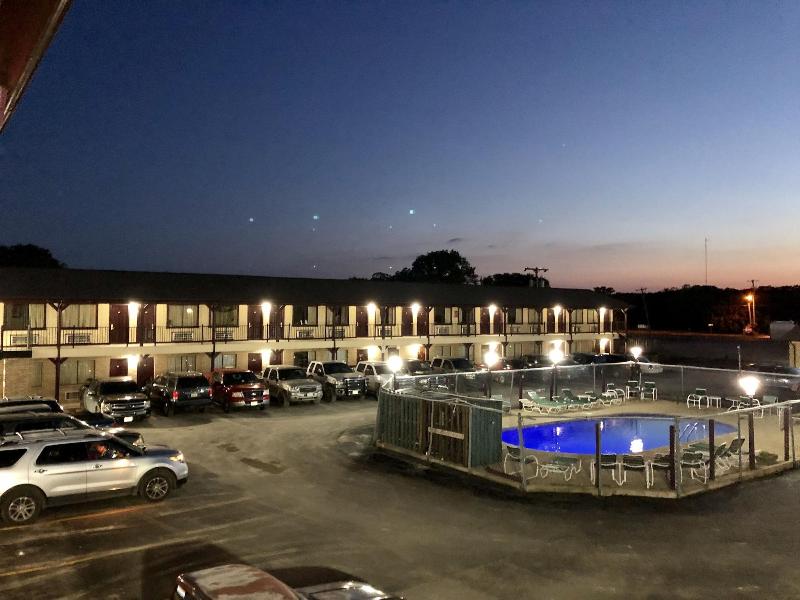 Inn At Mexia image