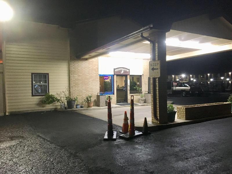 Inn At Mexia image