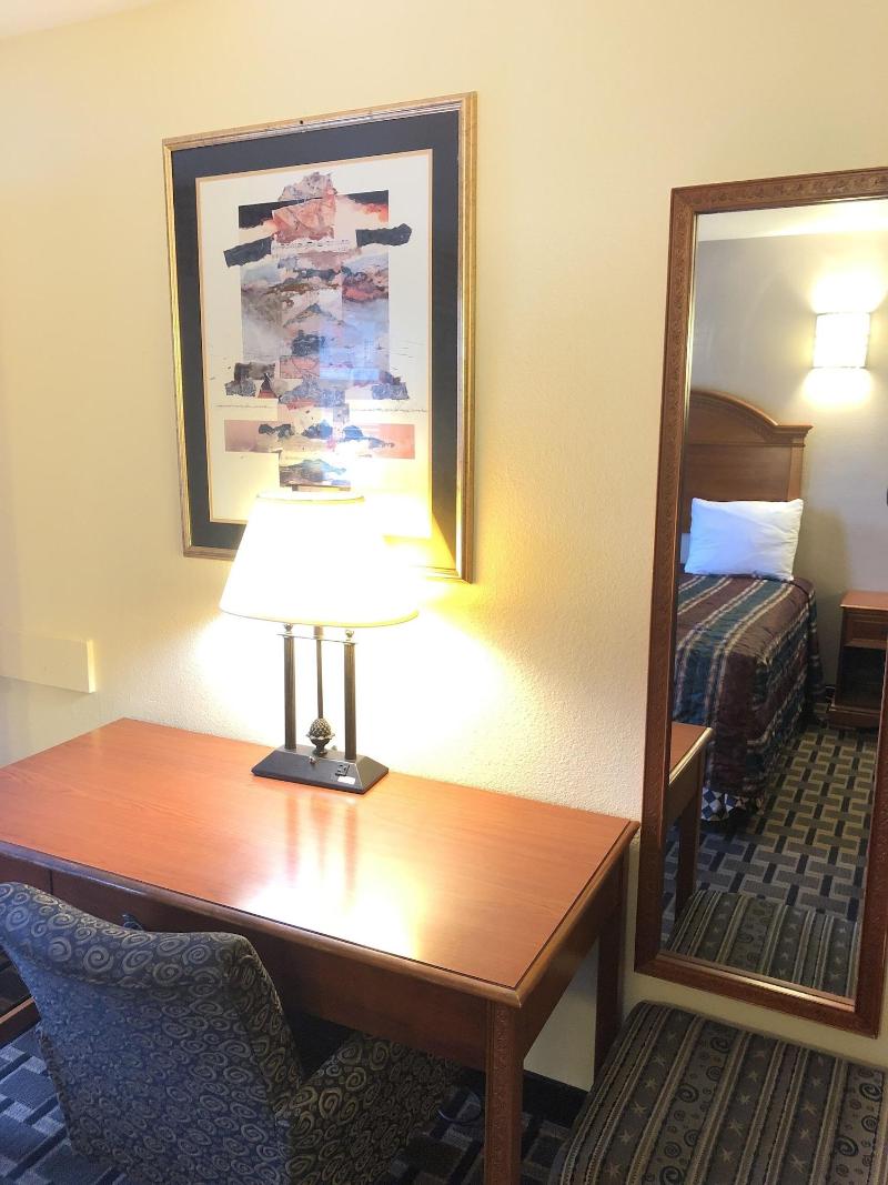 Inn At Mexia image