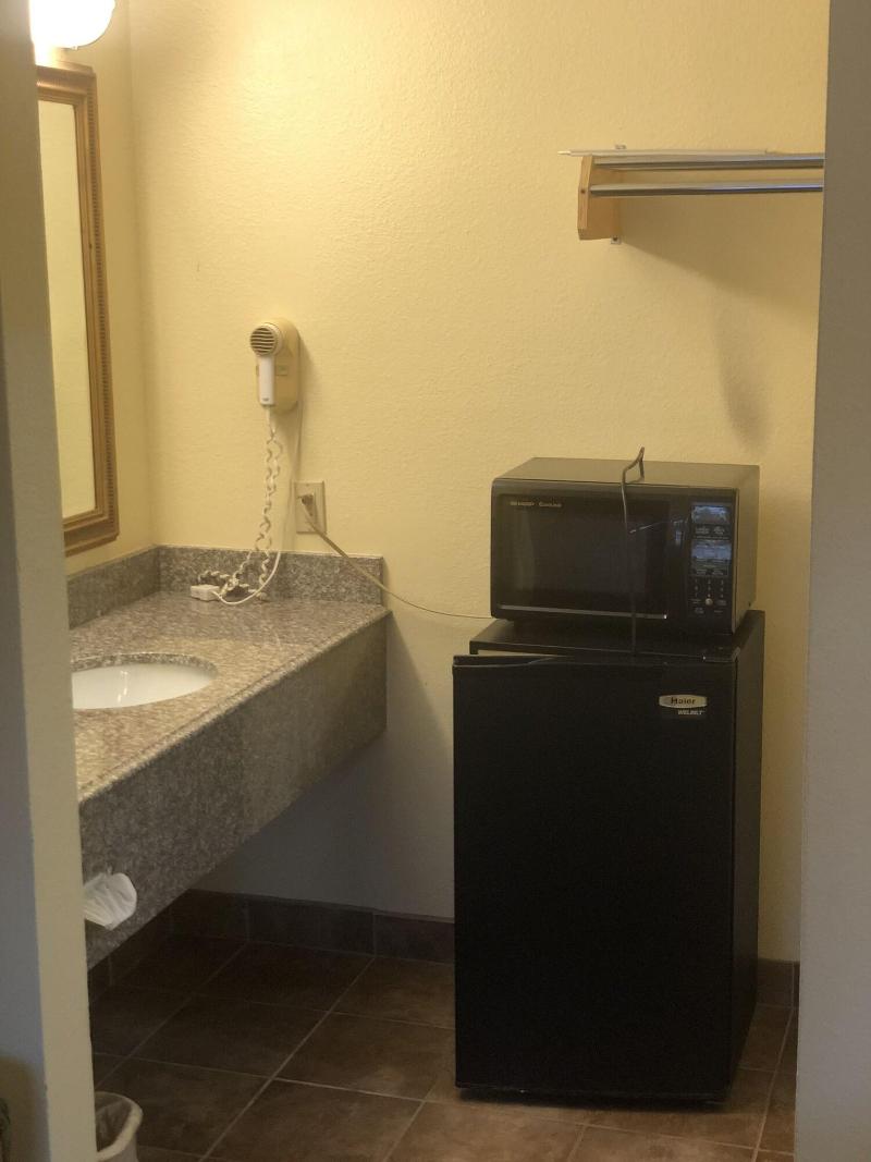 Inn At Mexia image