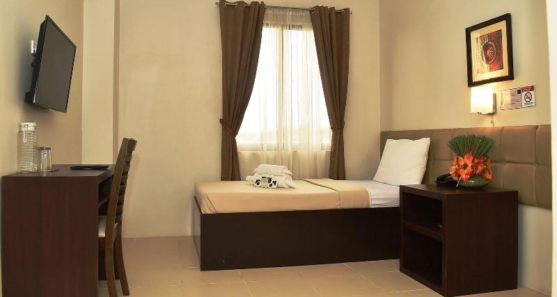 Columbus Plaza Hotel image