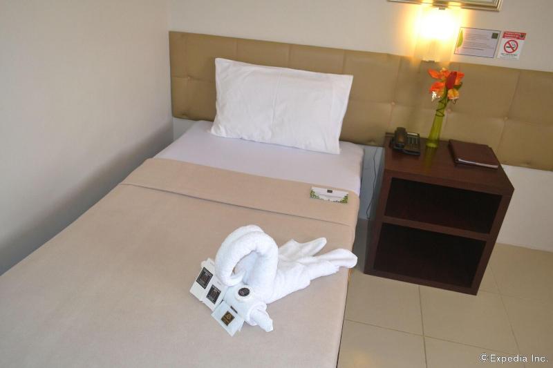 Columbus Plaza Hotel image