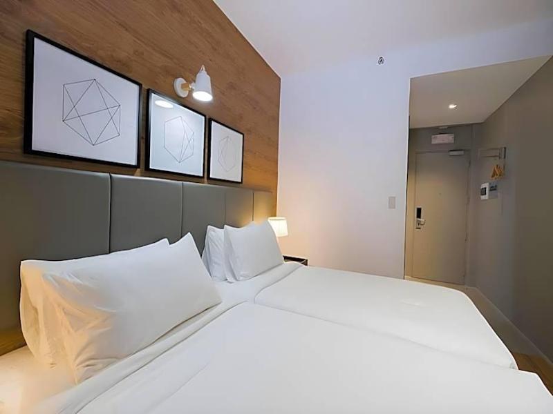 Avior Hotel image