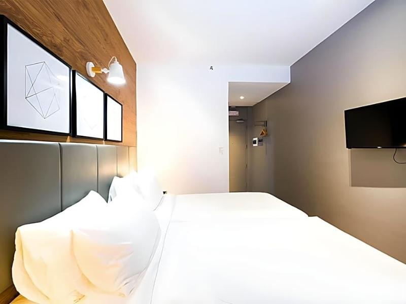 Avior Hotel image