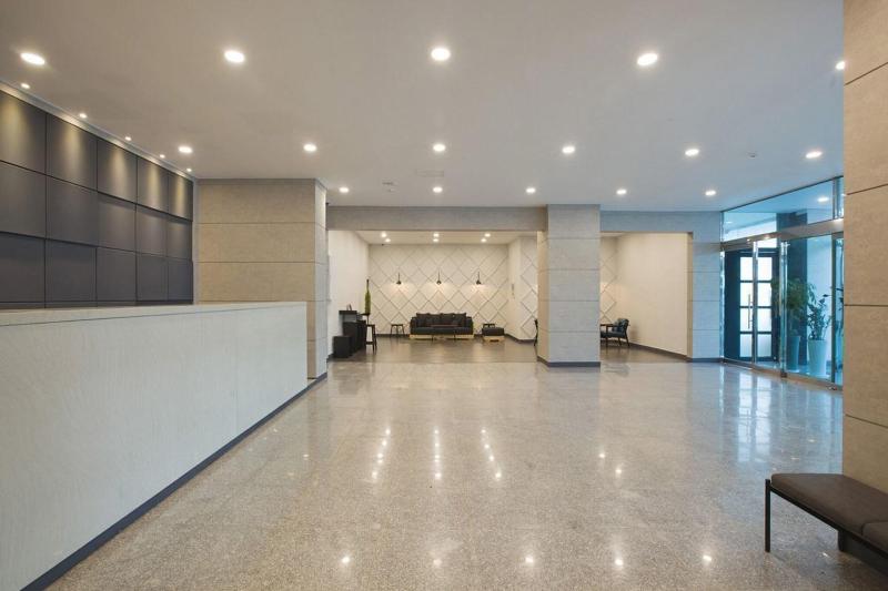 El Hotel image
